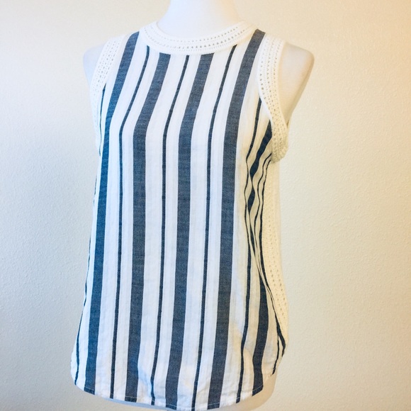 LOFT Tops - Loft Crotchet Gray Stripe Top